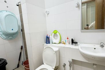 Jalan Makyong, Bandar Bukit Raja