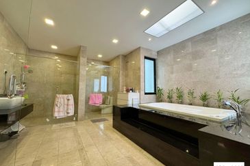 Duta Villa, Setia Alam