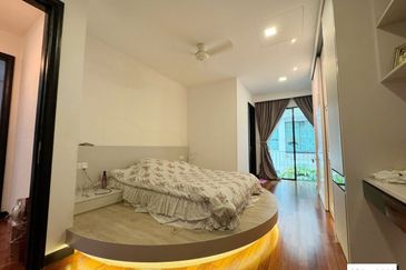 Duta Villa, Setia Alam