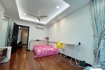 Duta Villa, Setia Alam