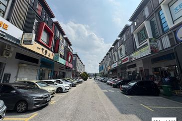 [STRATEGIC LOCATION | FULLY TENANTED] Uno Rivertree @ Bandar Bukit Raja Klang, Double Storey Shoplot