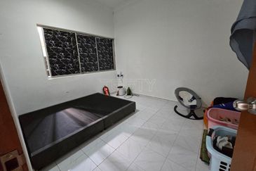 Taman Tepi Sungai ( Taman Teluk Pulai Indah )