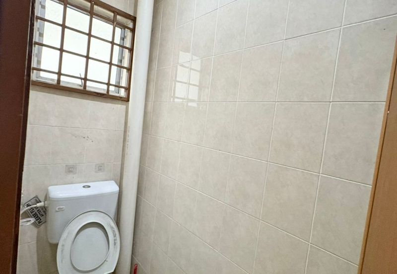 Bayu Tinggi Commercial Centre -Taipan