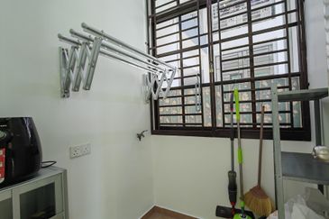 D'Summit Residences @ Kempas Utama