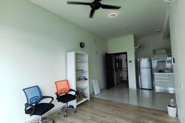 D'Summit Residences @ Kempas Utama