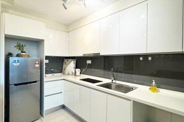 Almas Suites @ Puteri Harbour