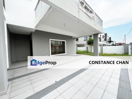 Senai Utama Double Storey SEMI D House, Near to Post Office Senai, Original Condition, Johor, Senai