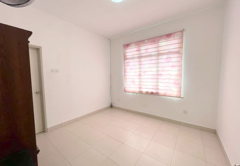 Maple Red, Adda Heights