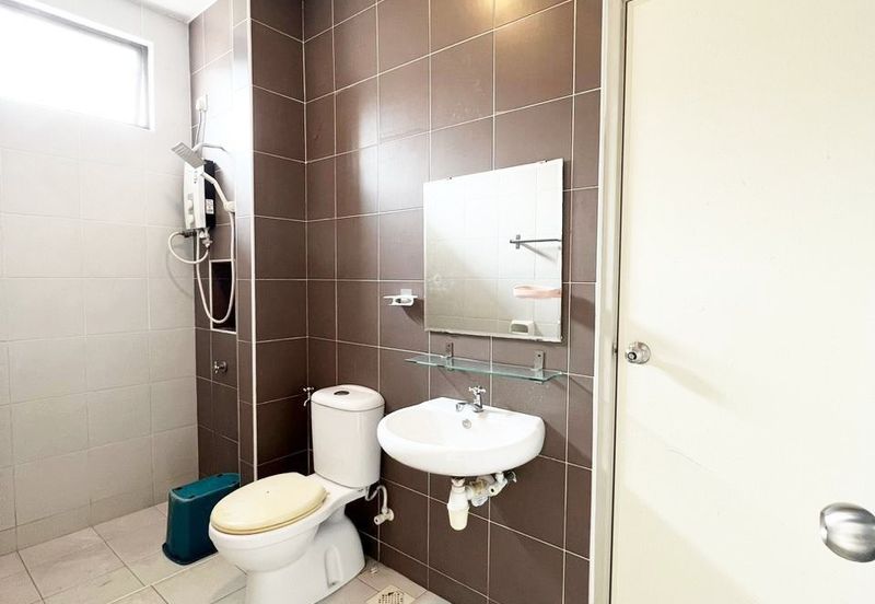 Maple Red, Adda Heights