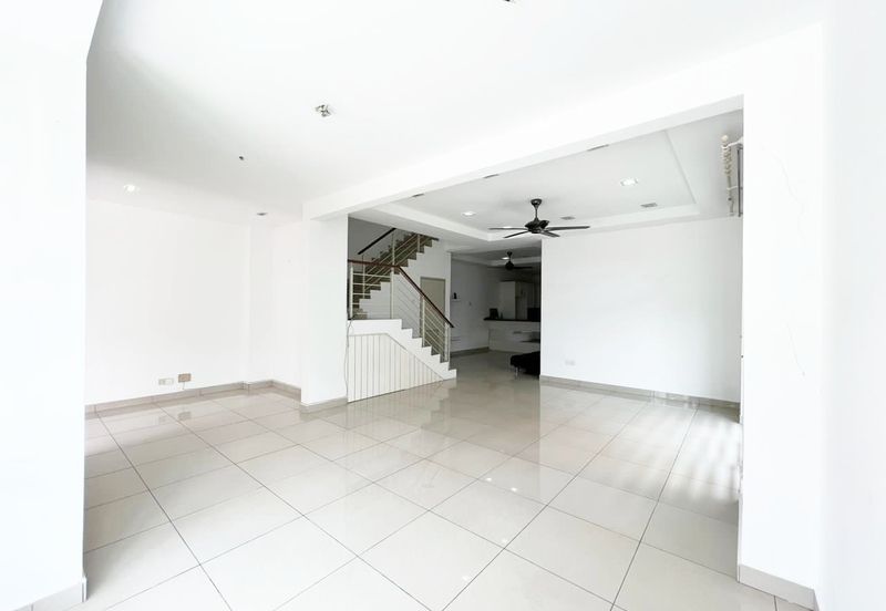 Maple Red, Adda Heights