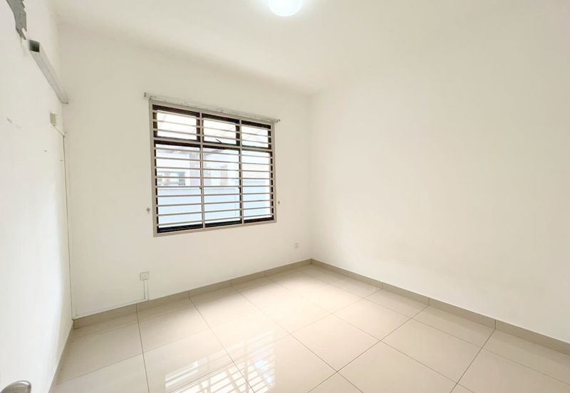 Maple Red, Adda Heights