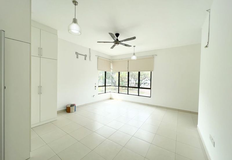 Maple Red, Adda Heights