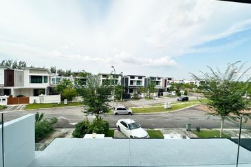 The Canal Garden North, Horizon Hills