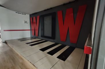 Pusat Perdagangan Danga Utama