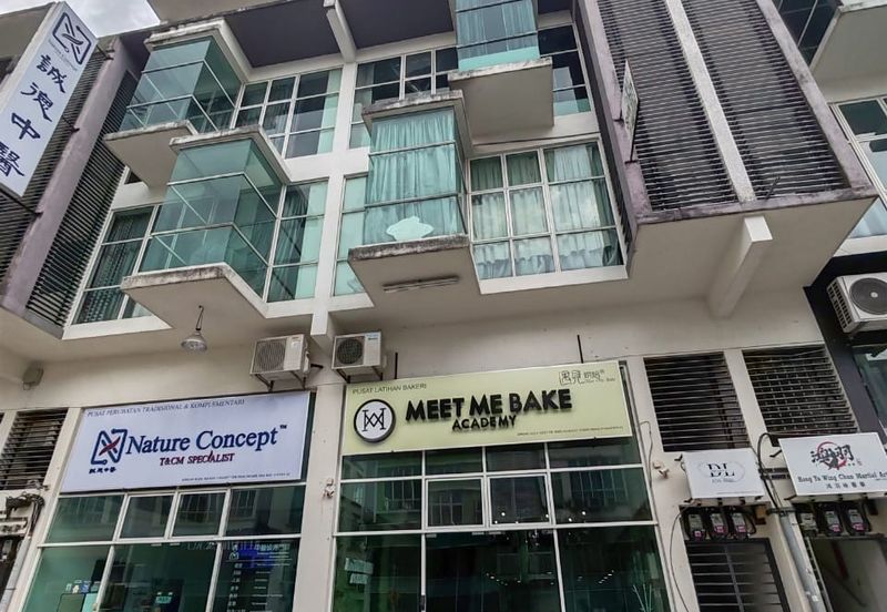 Pusat Perdagangan Danga Utama