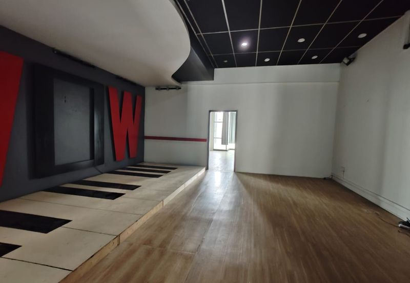 Pusat Perdagangan Danga Utama