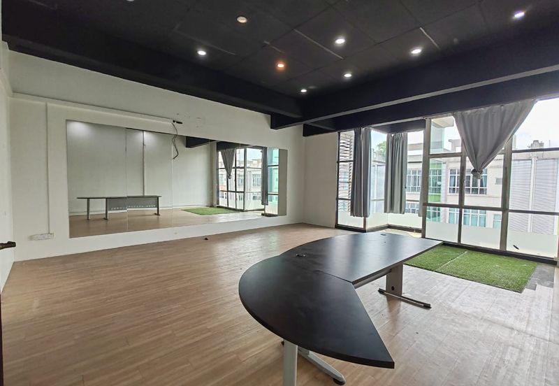 Pusat Perdagangan Danga Utama