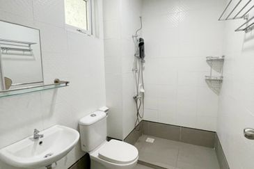 Seasons Luxury Apartments @ Amara Larkin