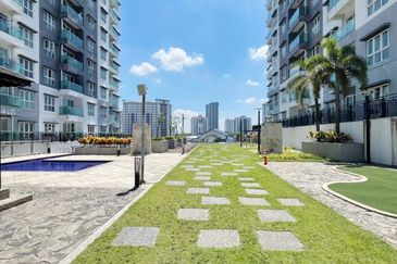 Seasons Luxury Apartments @ Amara Larkin