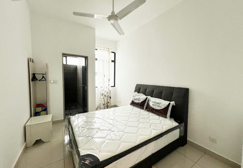 The Canal Garden South, Horizon Hills