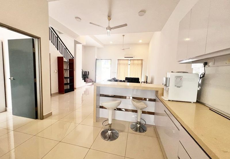 The Canal Garden South, Horizon Hills