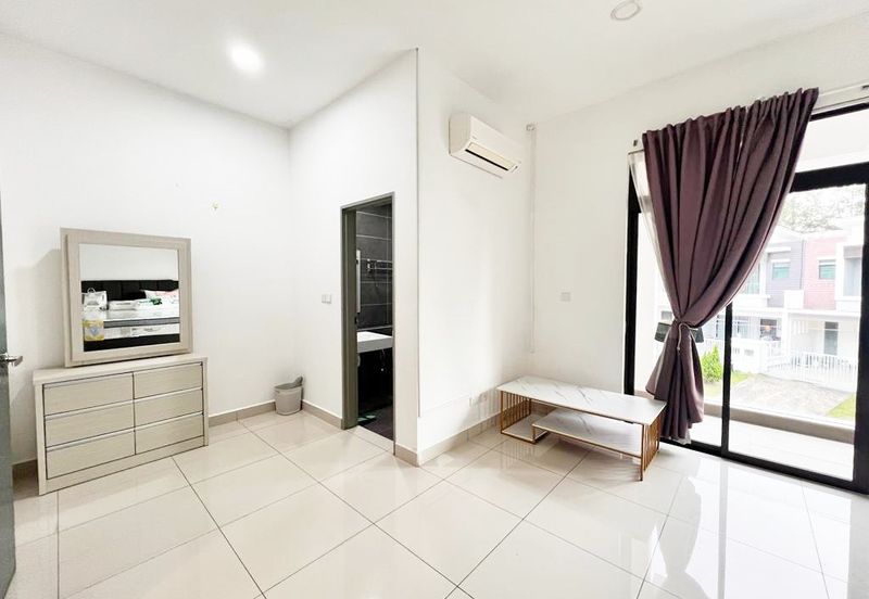 The Canal Garden South, Horizon Hills