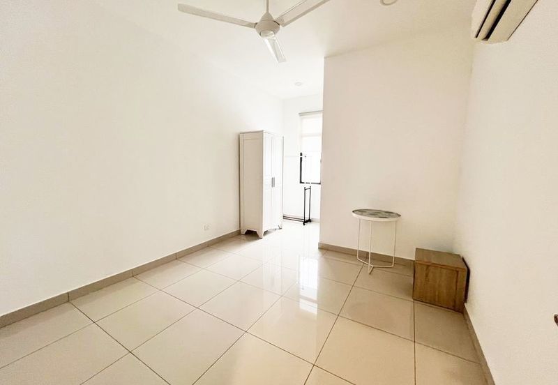 The Canal Garden South, Horizon Hills