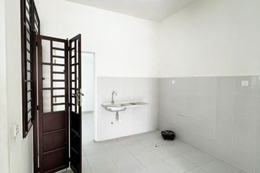 TAMAN PERNIAGAAN SETIA