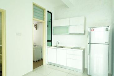 D'Summit Residences @ Kempas Utama