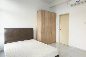 D'Summit Residences @ Kempas Utama