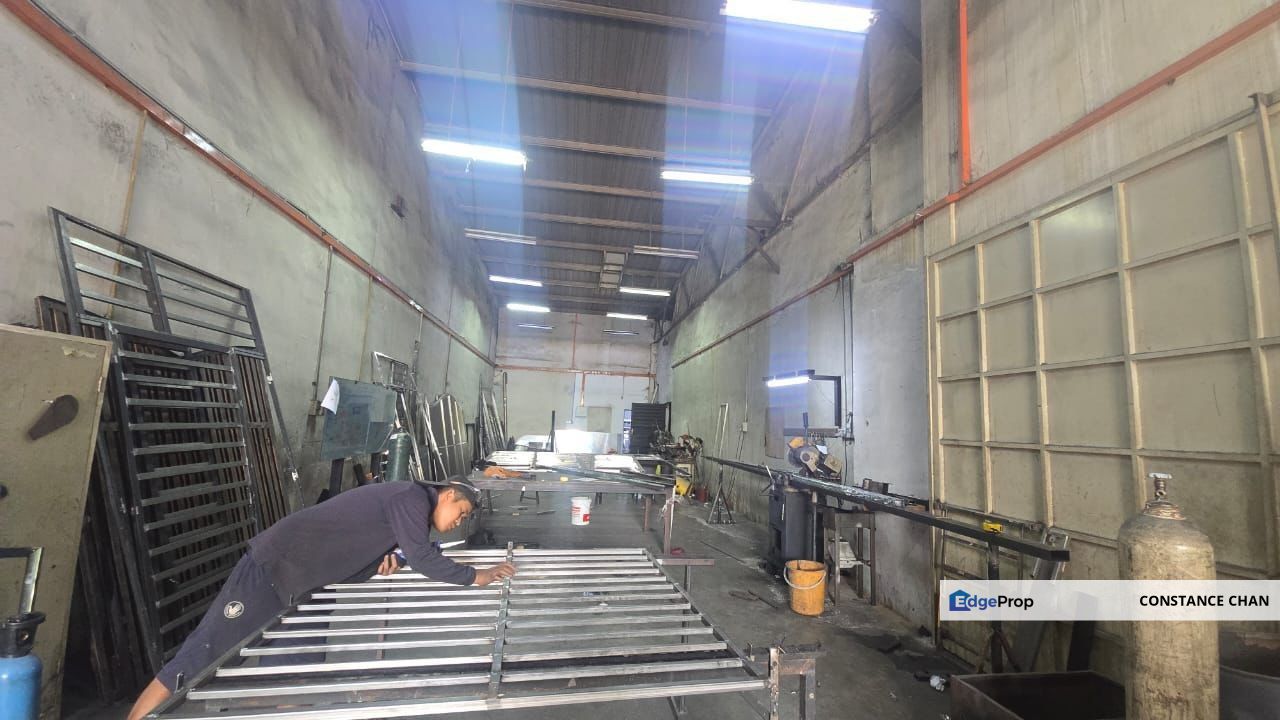 Taman Johor Jaya 1.5 Storey Terraced Factory For Sale, Jalan Bakawali ...