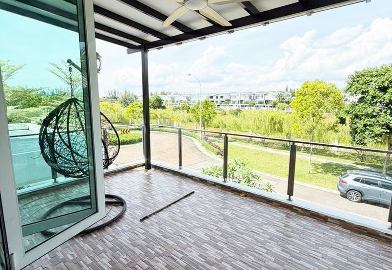 The Canal Garden South, Horizon Hills