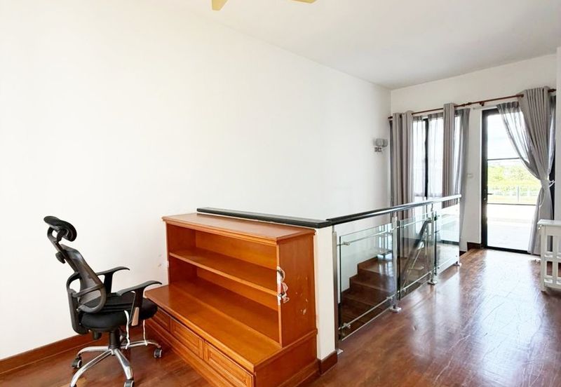 The Canal Garden South, Horizon Hills