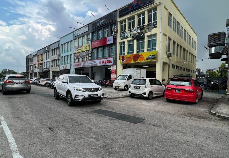 Taman Mount Austin Commercial