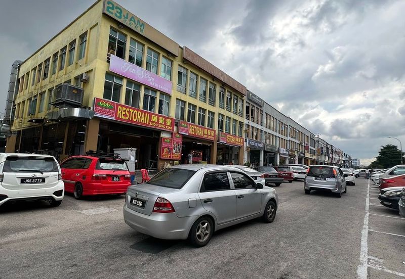 Taman Mount Austin Commercial