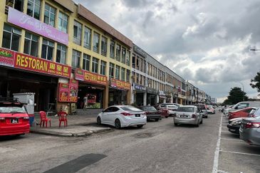 Taman Mount Austin Commercial