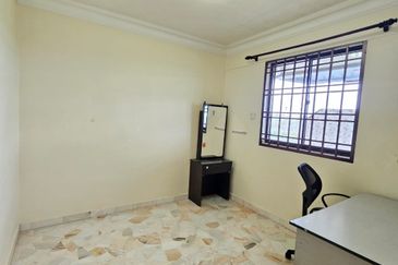 Flat Taman Ungku Tun Aminah