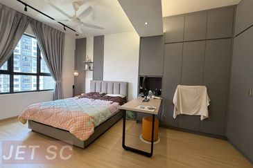 Gravit8 @ Klang South