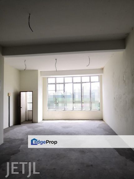 Banting Shoplot First Floor Facing Main Road Unit , Selangor, Banting