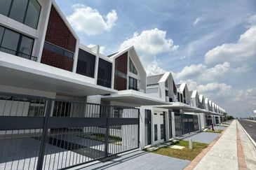 Elmina Green The Eighth @ City of Elmina