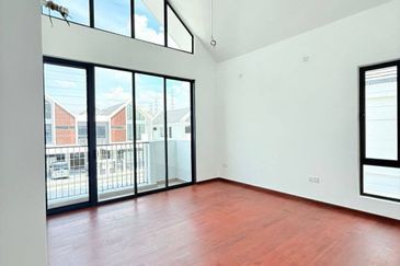 Elmina Green The Eighth @ City of Elmina