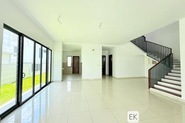 Elmina Green The Eighth @ City of Elmina