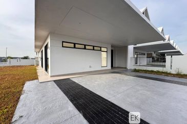 Elmina Green The Eighth @ City of Elmina