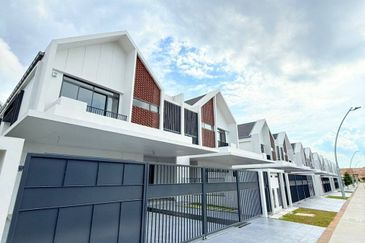 Elmina Green The Eighth @ City of Elmina