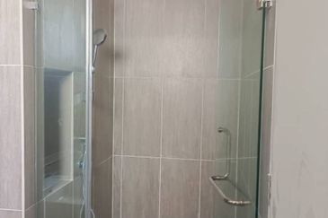 THE PULSE RESIDENCE & THE PULSE