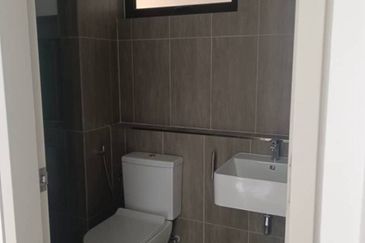 THE PULSE RESIDENCE & THE PULSE