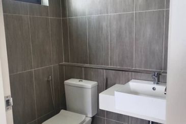 THE PULSE RESIDENCE & THE PULSE