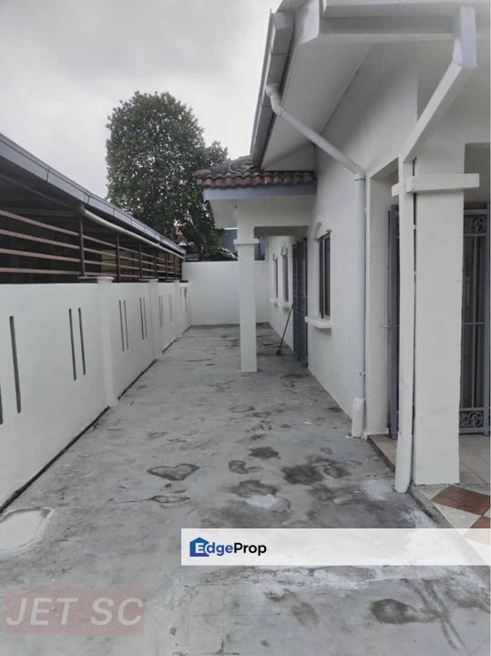 Taman Pandamaran Permai Partial Furnished Single Storey Endlot , Selangor, Klang