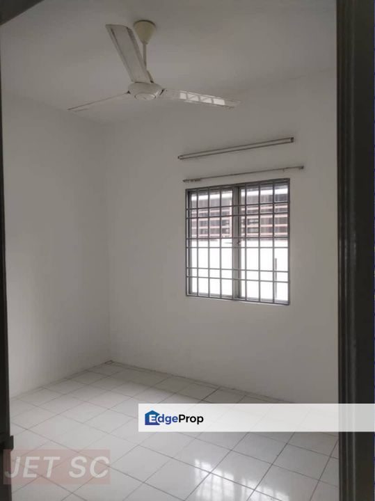 Taman Pandamaran Permai Partial Furnished Single Storey Endlot , Selangor, Klang