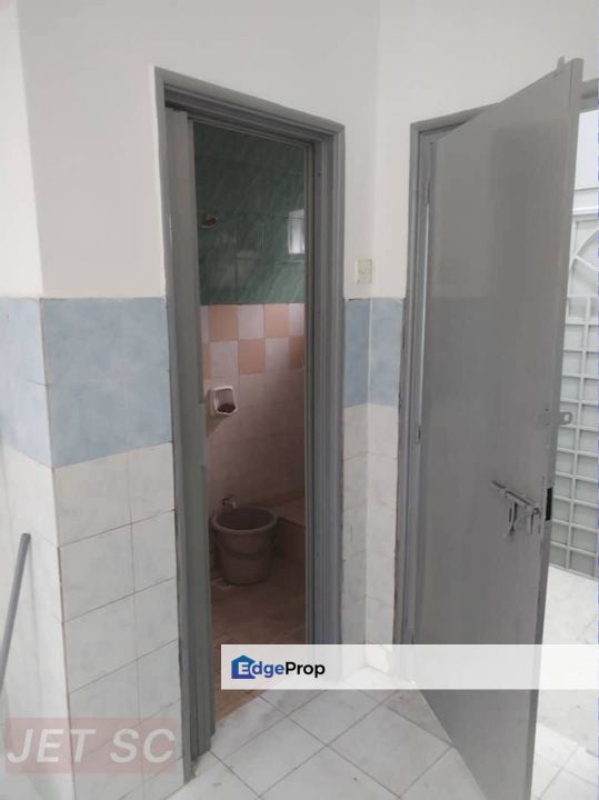 Taman Pandamaran Permai Partial Furnished Single Storey Endlot , Selangor, Klang